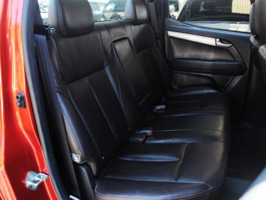 ISUZU D-MAX V-CROSS  3.0 Z-Prstige มองหารถคันนี้ รถคุณภาพแน่นอน ออกรถง่าย อนุมัติเร็ว ทักจิ๊ฟมาได้น่ะคร่ะ