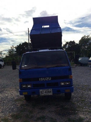 รถบรรทุก 6 ล้อดั้ม 5 คิว ISUZU NPR เครื่อง 110 แรง