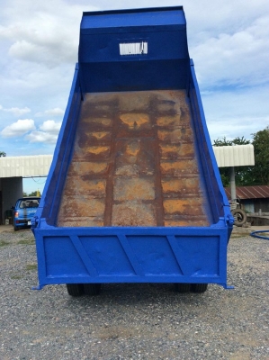 รถบรรทุก 6 ล้อดั้ม 5 คิว ISUZU NPR เครื่อง 110 แรง