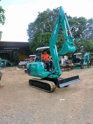 ขายรถขุดยอดนิยม KOMATSU PC30-7  เครื่องดี ปั้มดี (แทรคยาง) สภาพพร้อมใช้งาน รถเก่านอกแท้ 100\% มีเอกสารใบอินวอยครบ  ราคา 450,000 บาท สนใจติดต่อ083-3436937 กิตติศักดิ์  Line:mjkodream