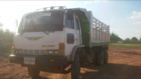 ขายรถ10ล้อ ดั้ม2เพลา FM227 เครื่อง220แรง EM100 พาวเวอร์ จิฟฟี่ รถสวยสภาพพร้อมใช้งาน เอกสารพร้อมโอน ราคา750,000 สนใจโทร 090-8588220คุณนะ 093-3258446คุณบิว หรือเข้าดูสินค้าอื่นๆได้ที่ www.narong2truck.com หรือ www.truck.in.th/498 หรือเพจFacebook ณรงค์ ซื้อข