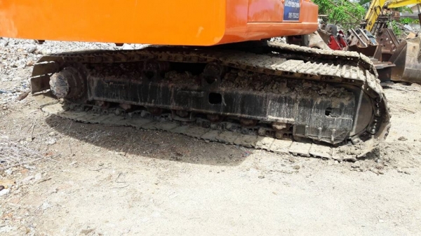 รถแบคโฮ HITACHI EX200-1