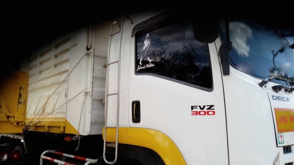 รถอีซูซุ 10 ล้อดั้ม FVZ 300 แรงม้า. ปี 54. , ( รถ วิ่ง 4xx,xxx. )     สนใจติดต่อ  081 - 6079515