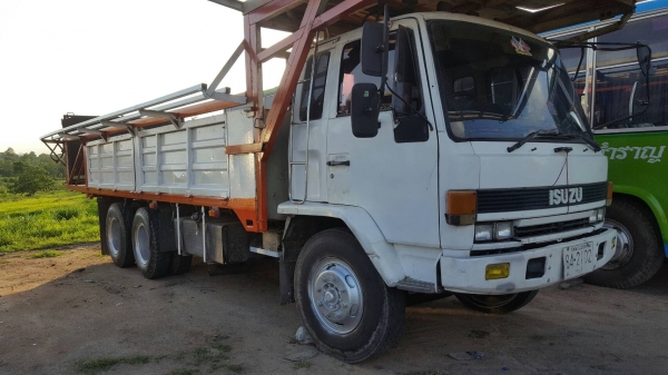 10ล้อร็อก FVZ ช่วงล่าง 2เพาเครื่อง6SA1 จิฟฟีเพาเวอรพร้อมไช้งานเล่มทะเบียนเอกสารครบ