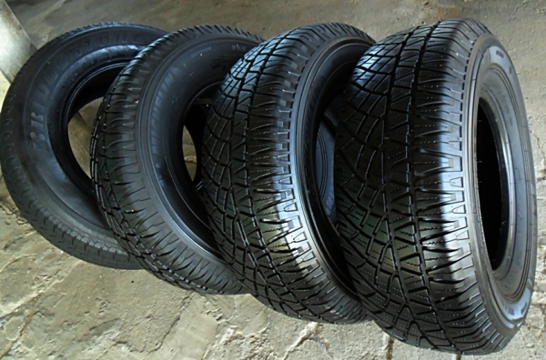 ยางขอบ15กระบะสูง  มิชลิน255-70-R15ลงพื้นปี13 (4เส้น2,000) ดอกหนา90\%