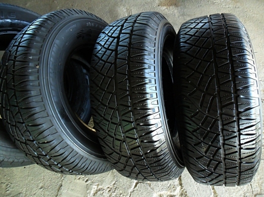 ยางขอบ15กระบะสูง  มิชลิน255-70-R15ลงพื้นปี13 (4เส้น2,000) ดอกหนา90\%