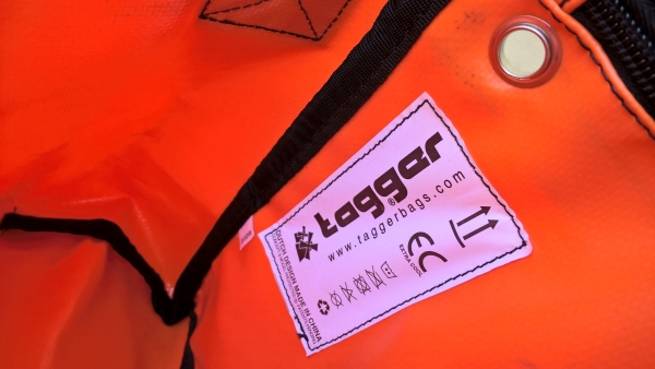 กระเป๋าสะพาย TAGGAR สีสดใส