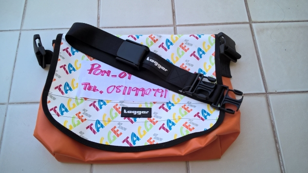 กระเป๋าสะพาย TAGGAR สีสดใส