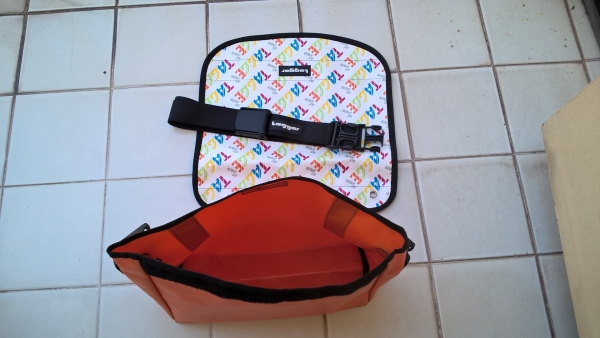 กระเป๋าสะพาย TAGGAR สีสดใส