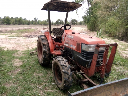 ขายรถไถคูโบต้า 34 แรง พร้อมอุปกรณ์ 3 ชิ้น เล่มทะเบียนพร้อม เครื่อง เกียร์ ไฮดรอลิกดีเยี่อม