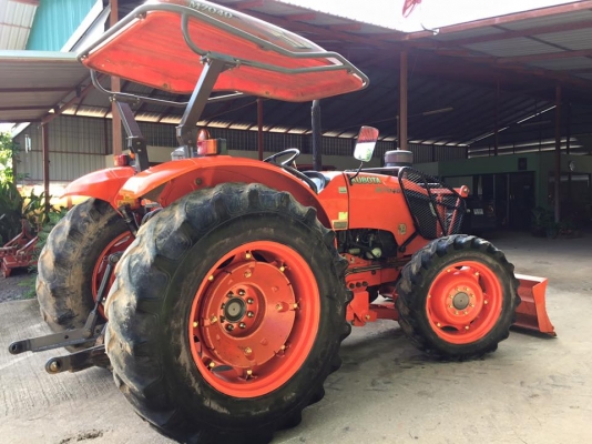 ขายรถไถ Kubota M7040 (4WD) พร้อมดันหน้า ผานพรวนCMT พร้อมใช้งานครับ