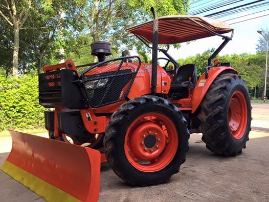 ขายรถไถ Kubota M7040 (4WD) พร้อมดันหน้า ผานพรวนCMT พร้อมใช้งานครับ