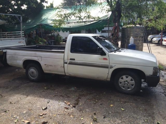 ขายนิสสัน big m ปี 89 เครื่องดีเซล TD 2500 ฝาขาว แอร์เย็นพร้อมใช้