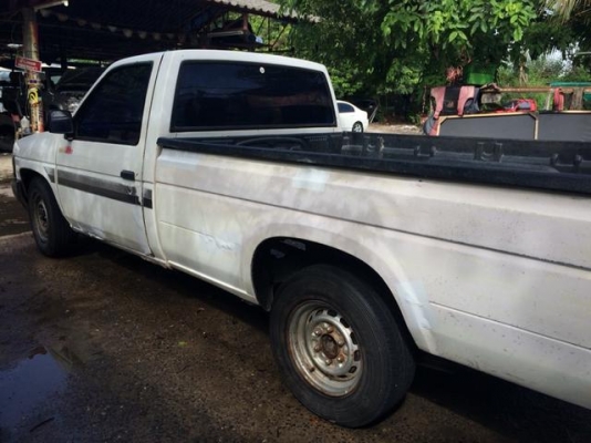 ขายนิสสัน big m ปี 89 เครื่องดีเซล TD 2500 ฝาขาว แอร์เย็นพร้อมใช้