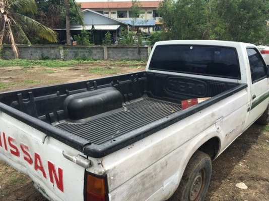 ขายนิสสัน big m ปี 89 เครื่องดีเซล TD 2500 ฝาขาว แอร์เย็นพร้อมใช้