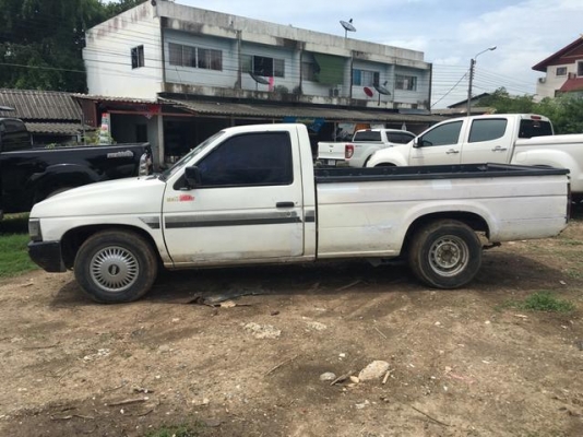 ขายนิสสัน big m ปี 89 เครื่องดีเซล TD 2500 ฝาขาว แอร์เย็นพร้อมใช้