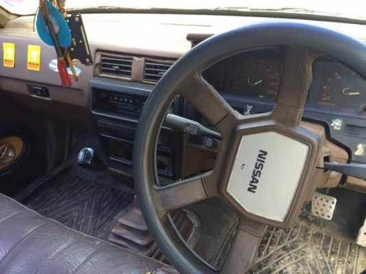 ขายนิสสัน big m ปี 89 เครื่องดีเซล TD 2500 ฝาขาว แอร์เย็นพร้อมใช้