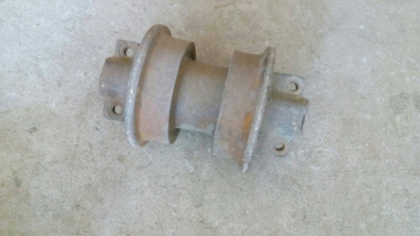 ขายล้อนำ และลอนเลอร์รถแทรกเตอร์ โคมัสสุ D-50 A ของแท้ญี่ปุ่นเก่าเก็บสภาพสวยสันหนาขายไม่แพงคับ