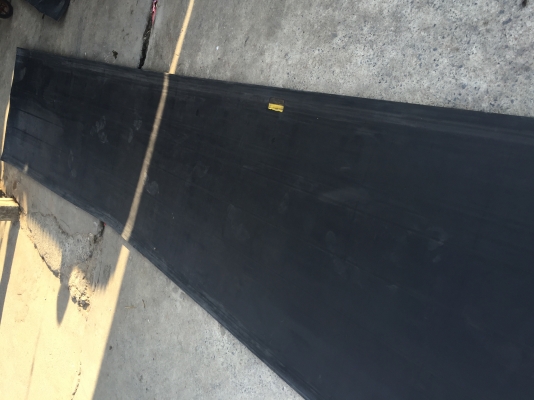 ขายบังฝุ่น ติดท้ายรถบรรทุก หน้า 120เซนติเมตร หนา10มิล เหลือ 2ม้วน 116กก/10M 70กก/6M สอบถามโทร080-6135462