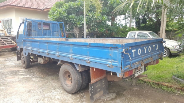 ขาย 6 ล้อ TOYOTA BU87 เครื่อง 14B 115 แรงม้า คัสซีสวยตลอดเส้น เอกสารเล่มทะเบียนครบ