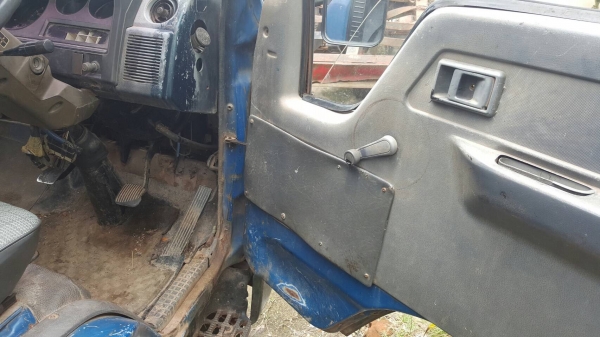 ขาย 6 ล้อ TOYOTA BU87 เครื่อง 14B 115 แรงม้า คัสซีสวยตลอดเส้น เอกสารเล่มทะเบียนครบ