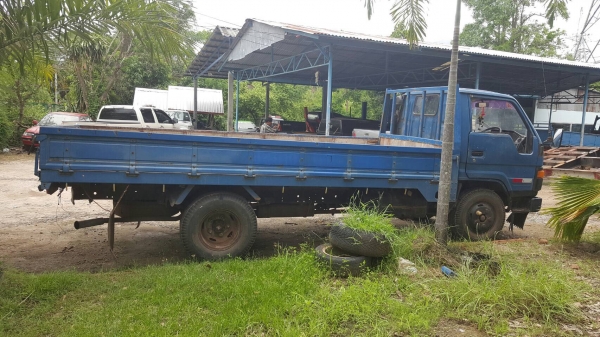 ขาย 6 ล้อ TOYOTA BU87 เครื่อง 14B 115 แรงม้า คัสซีสวยตลอดเส้น เอกสารเล่มทะเบียนครบ