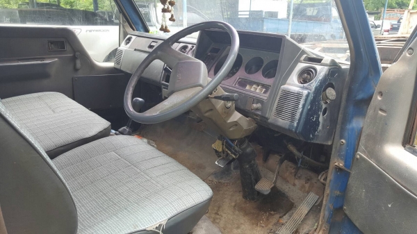 ขาย 6 ล้อ TOYOTA BU87 เครื่อง 14B 115 แรงม้า คัสซีสวยตลอดเส้น เอกสารเล่มทะเบียนครบ