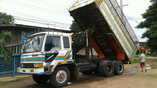 ขาย 10 ล้อดั้ม เพลาเดียว FUSO เครื่อง 6D16 195 แรงม้า คัสซีสวยตลอดเส้น เบรคทิฟฟี่ พวงมาลัยพาวเวอร์ ทะเบียนครบพร้อมโอน