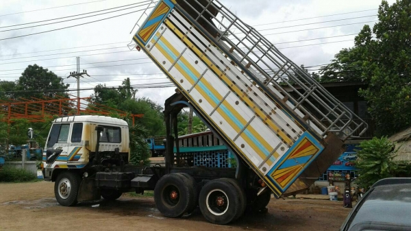 ขาย 10 ล้อดั้ม เพลาเดียว FUSO เครื่อง 6D16 195 แรงม้า คัสซีสวยตลอดเส้น เบรคทิฟฟี่ พวงมาลัยพาวเวอร์ ทะเบียนครบพร้อมโอน