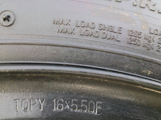 ขายยางถอดป้ายแดง 700R16 พร้อมกะทะเหล็ก 6 รูขอบ16 ยางบริดสโตน ยางสัปดาห์ที่09ปี16 ตุ่มหน้ายางอยู่ครบใหม่ๆ จำนวน 4 ชุด ขายยางถอดป้ายแดง 700R16 พร้อมกะทะเหล็ก 6 รูขอบ16 ยางบริดสโตน ยางสัปดาห์ที่09ปี16 ตุ่มหน้ายางอยู่ครบใหม่ๆ จำนวน 4 ชุด