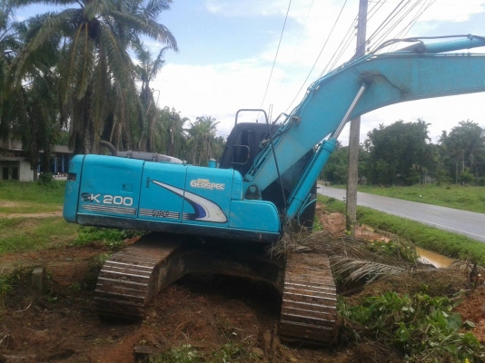 ขายรถแบคโฮ KOBELCO SK200-6 YN10 เอกสารเล่มทะเบียน ราคา 1400000