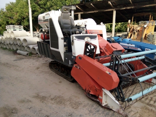 ขายรถเกี่ยวข้าว DC 60 พลัช 1983 ชม  ปี53