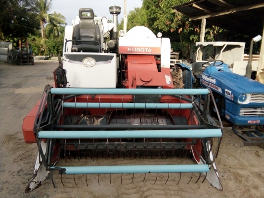 ขายรถเกี่ยวข้าว DC 60 พลัช 1983 ชม  ปี53