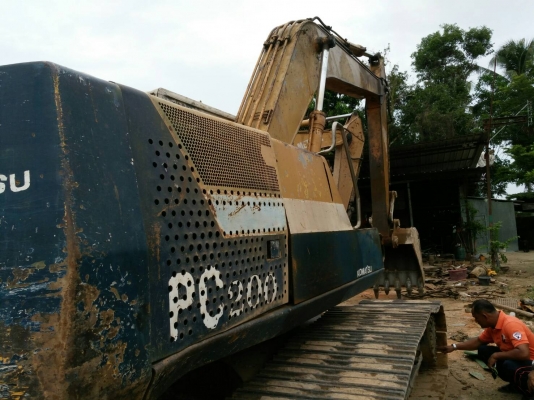ขายรถแบคโฮ KOMATSU PC200-5LC เอกสารเล่มทะเบียน ระบบไฟเต็ม คอลโทรลสั้น ราคา 600000
