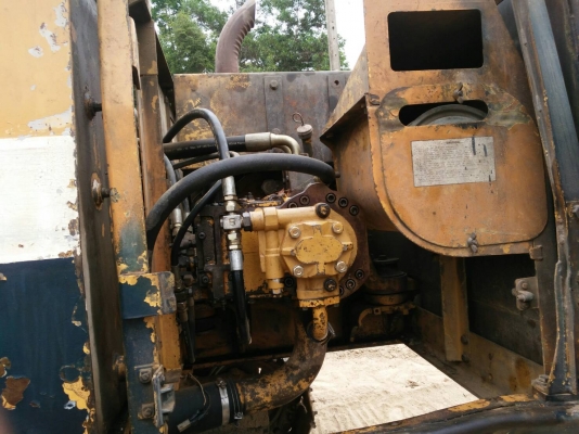 ขายรถแบคโฮ KOMATSU PC200-5LC เอกสารเล่มทะเบียน ระบบไฟเต็ม คอลโทรลสั้น ราคา 600000