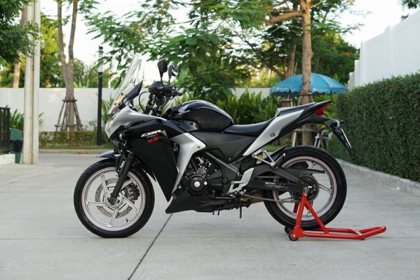 วุฒิ นนบุรี ขาย CBR250cc. abs ทะเบียนพร้อมโอนรถสวยสีเดิมทั้งคัน