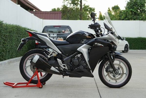 วุฒิ นนบุรี ขาย CBR250cc. abs ทะเบียนพร้อมโอนรถสวยสีเดิมทั้งคัน วุฒิ นนบุรี ขาย CBR250cc. abs ทะเบียนพร้อมโอนรถสวยสีเดิมทั้งคัน