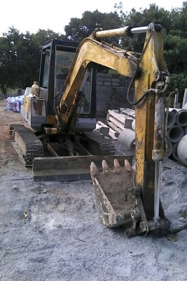 ขายรถแบคโฮ KOMATSU PC40-5 ราคา 180000