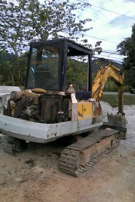 ขายรถแบคโฮ KOMATSU PC40-5 ราคา 180000