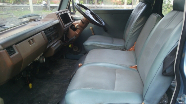 Nissan 77 ดีเซล ปี1984 รถเดิมๆ สวยๆ