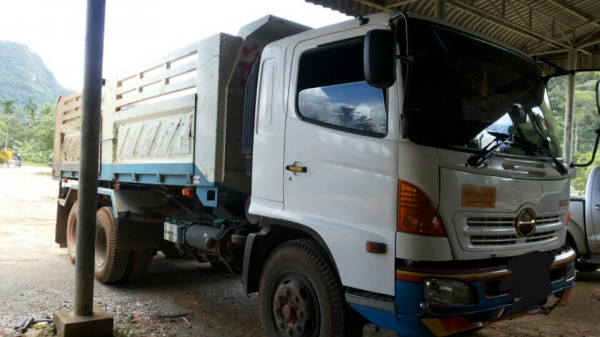 ขายดาวน์รถบรรทุก 10 ล้อดัมพ์ HINO MEGA 220 แรงม้าปี 2553 มีระบบลากพ่วง ขายดาวน์ 300000