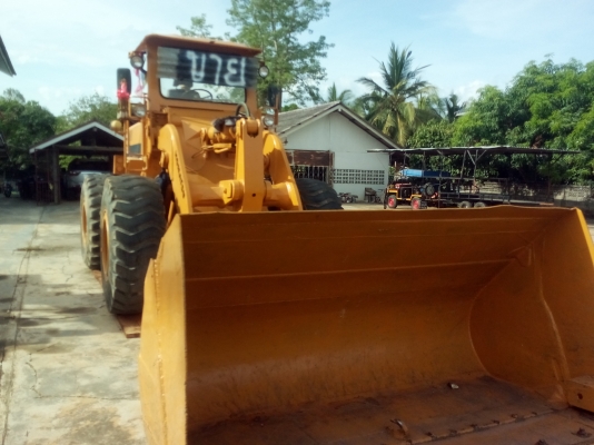 ขายรถตักล้อยาง