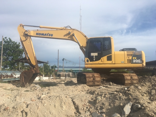 ขายรถแบคโฮ KOMATSU PC200-8 ไมล์ 9000 ชม.เอกสารเล่มทะเบียน ราคา 1500000