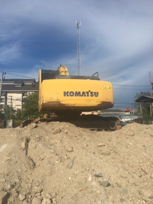 ขายรถแบคโฮ KOMATSU PC200-8 ไมล์ 9000 ชม.เอกสารเล่มทะเบียน ราคา 1500000