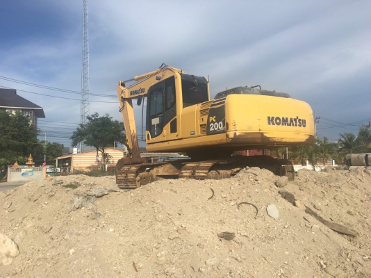 ขายรถแบคโฮ KOMATSU PC200-8 ไมล์ 9000 ชม.เอกสารเล่มทะเบียน ราคา 1500000