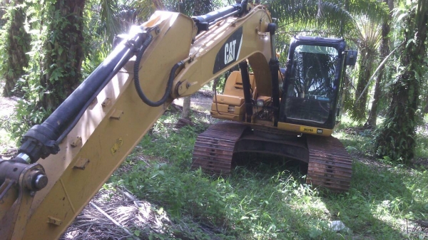 ขายรถแบคโฮ CAT 315 D ไมล์ 4500 ชม.เอกสารเล่มทะเบียน ราคา 1550000