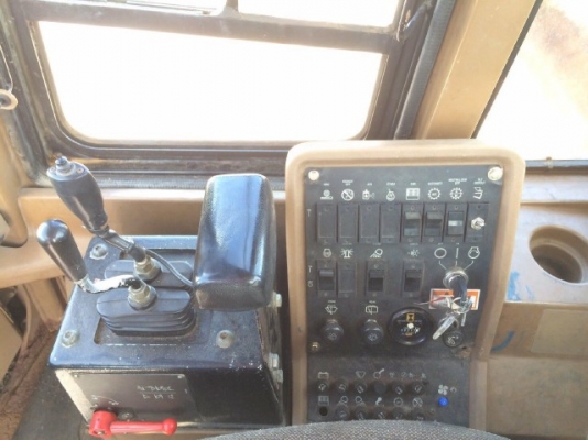 ขายรถตักล้อยาง CAT 924F รถนอกนำเข้าจากญี่ปุ่น สภาพสวยพร้อมใช้ มีVDOการทำงานครับ