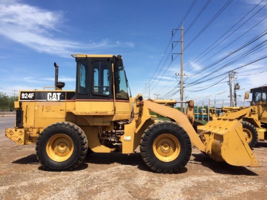 ขายรถตักล้อยาง CAT 924F รถนอกนำเข้าจากญี่ปุ่น สภาพสวยพร้อมใช้ มีVDOการทำงานครับ