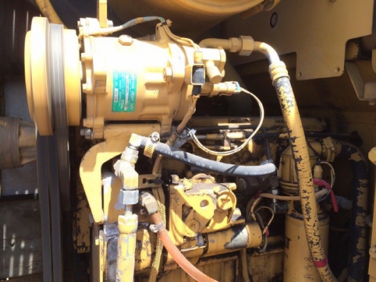 ขายรถตักล้อยาง CAT 924F รถนอกนำเข้าจากญี่ปุ่น สภาพสวยพร้อมใช้ มีVDOการทำงานครับ