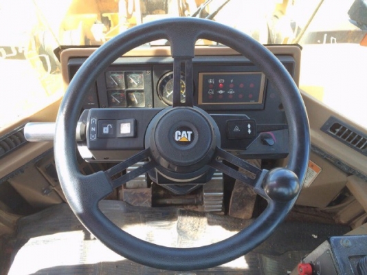 ขายรถตักล้อยาง CAT 924F รถนอกนำเข้าจากญี่ปุ่น สภาพสวยพร้อมใช้ มีVDOการทำงานครับ
